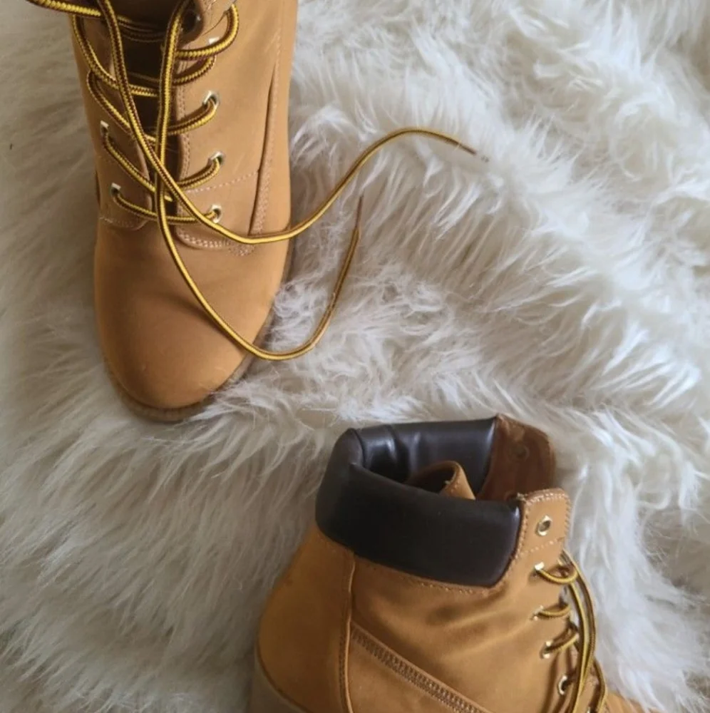 Boots.. - Picture 2 of 2